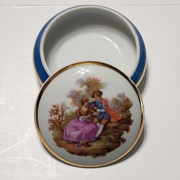 Vtg Limoges Porcelain Trinket Box Victorian Couple France Fragonard Romantic - Picture 6 of 15